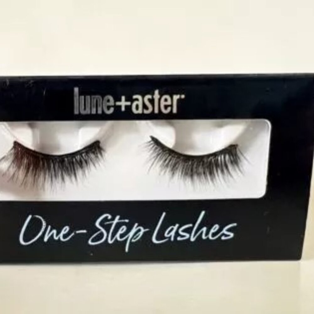 Lune+Aster One Step Lashes Boxed - Picture 2 of 3